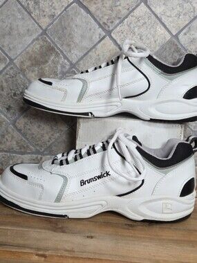Men's Brunswick Phantom White & Black Athletic Bowling Shoes Size 8 M